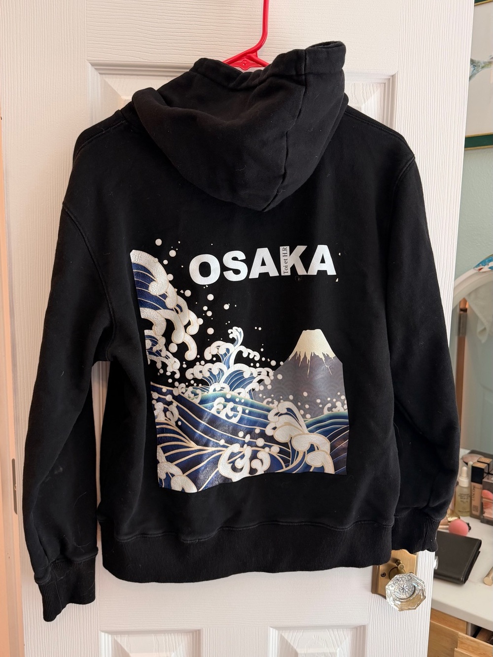 Osaka Graphic Black Hoodie - Women's Pullover with Wave Print